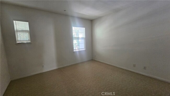 Building Photo - 32 Vermillion