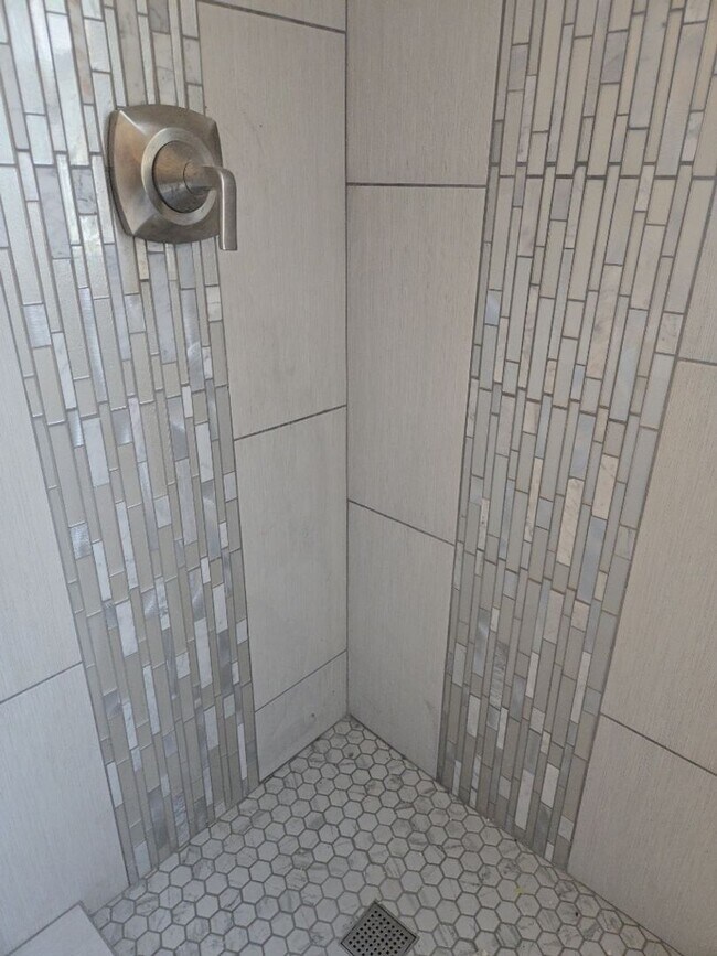 Foto del edificio - 624 W Laurel St