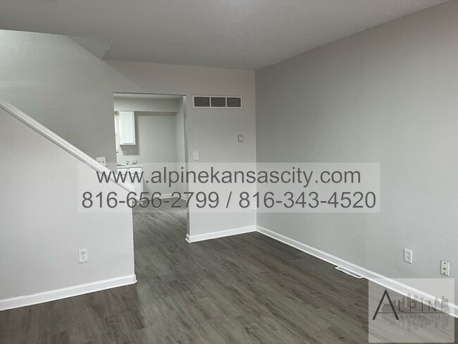 Building Photo - Updated Duplex, Fort Osage School District