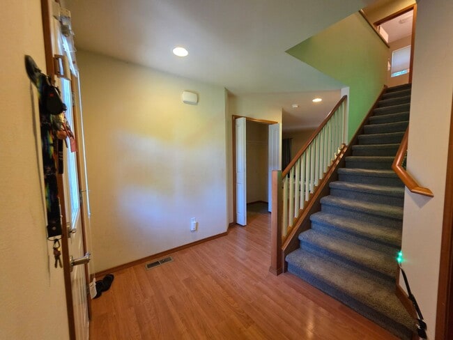 Building Photo - Beautiful 4 Bedroom, 2 bath, Port Orchard Home