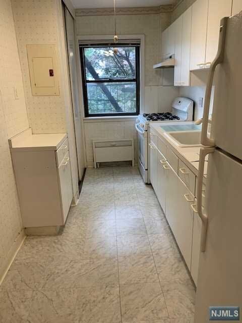 Building Photo - 3071 Edwin Ave