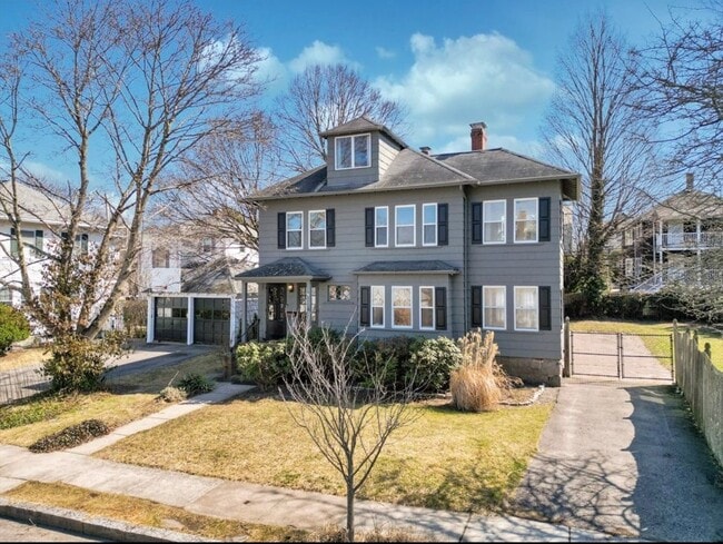 Building Photo - 16 Pierpont Rd
