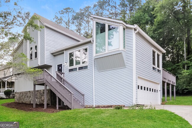 Foto del edificio - 587 Farmbrook Trail NE