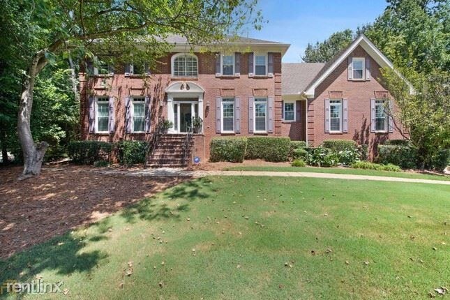 Primary Photo - 5 br, 3 bath House - 2585 Churchill Dr