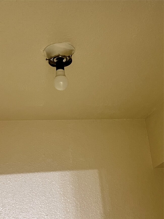 Building Photo - 9700 Leawood Blvd