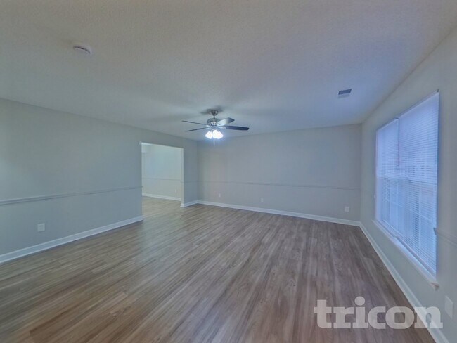 Foto del edificio - 2608 Misty Cove Pl NE