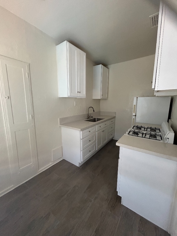 Foto principal - 4367 Oakwood Ave