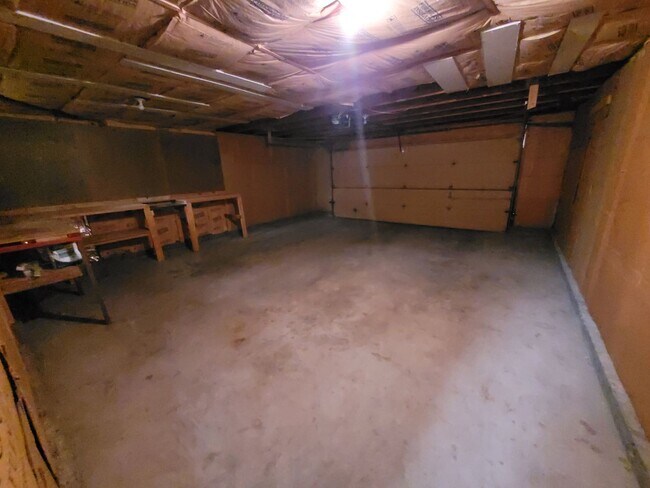 Building Photo - 6731 Hollister Dr