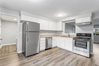 Building Photo - 1365 SE Cedar St