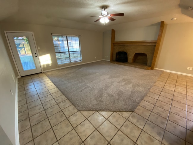 Building Photo - 3320 Lockhaven Dr