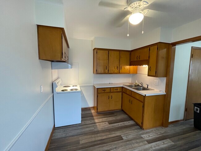 Foto del edificio - 721 Swing Ave