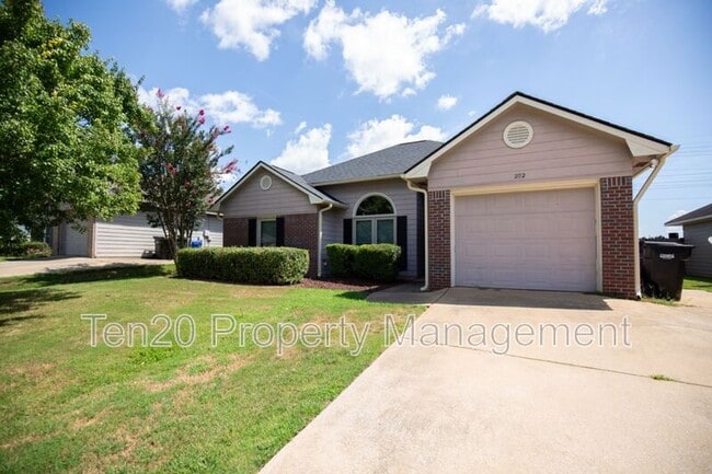 Building Photo - 202 Plum Ct