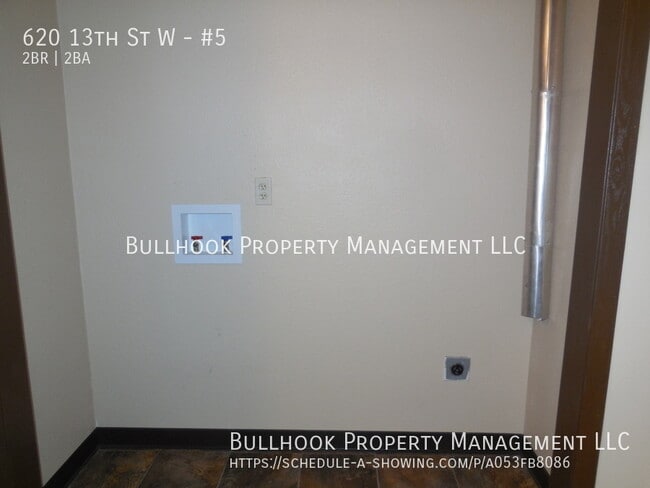 Building Photo - 620 13th St W