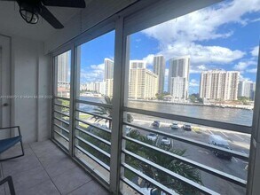 Building Photo - 100 Golden Isles Dr