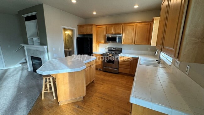 Building Photo - Inviting 3 BD I 2 BA Home - West Linn
