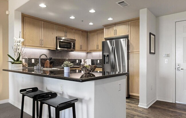 Foto del edificio - 931 E Walnut St