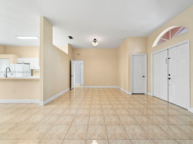 Foto del edificio - 2405 SE 4th Pl