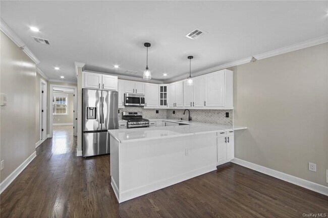 Foto del edificio - 10206 Rockaway Beach Blvd