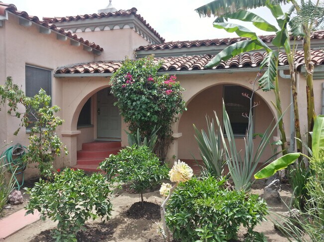 Patio delantero privado - 538 N Detroit St