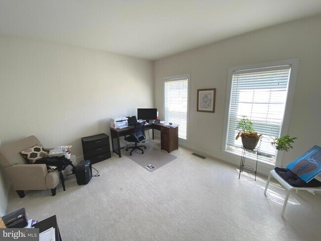 Building Photo - 8150 Gilroy Dr