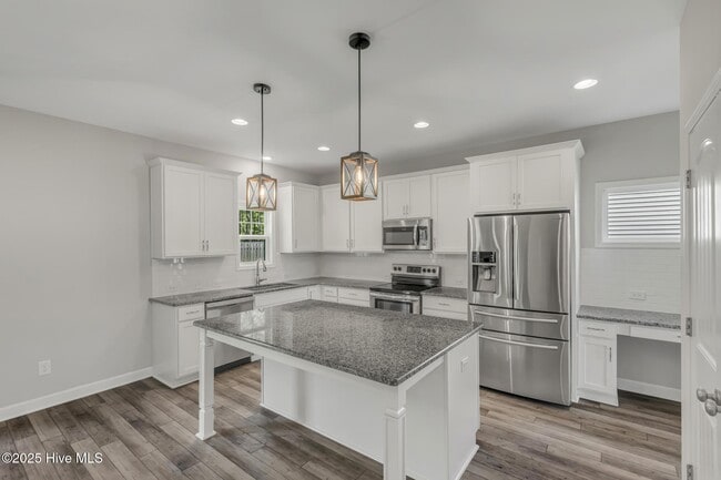 Building Photo - 556 Transom Wy