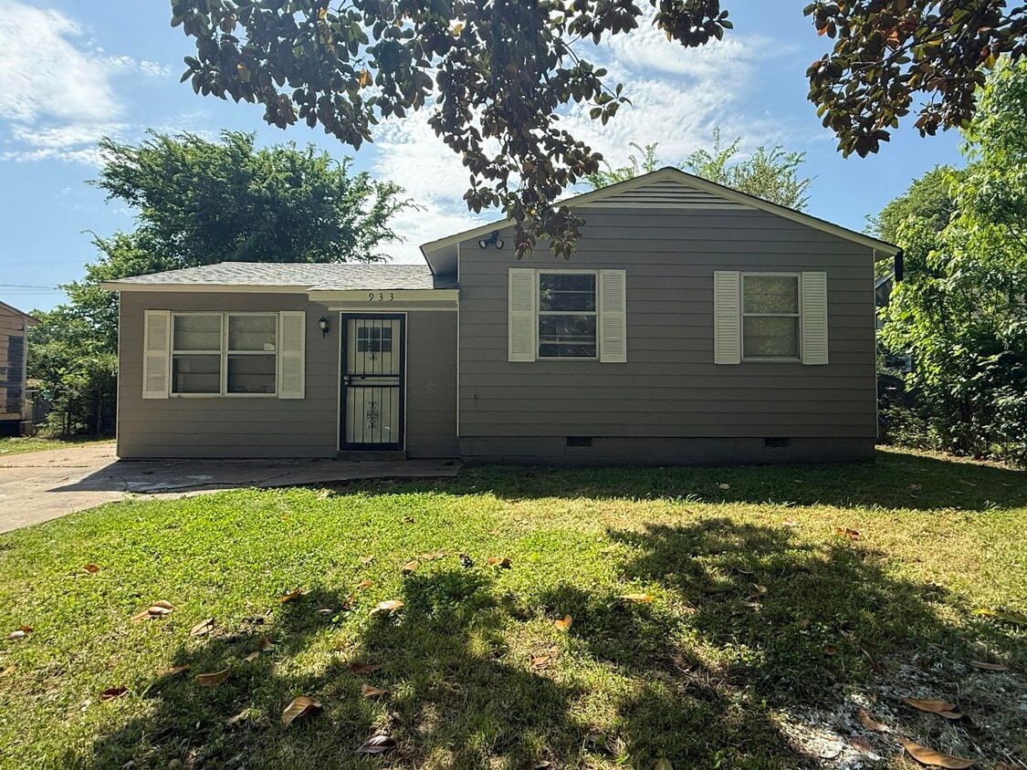 Photo - 933 Leacrest Avenue