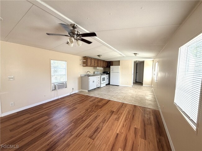 Foto del edificio - 2521 Brownell Ct