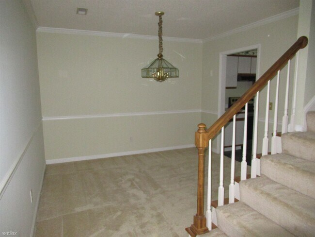 Building Photo - 2 br, 2.5 bath Townhome - Tree Tops Townhouse
