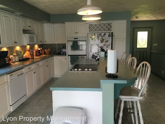 Foto del edificio - 4 br, 3 bath House - 22 Pinecrest Ln