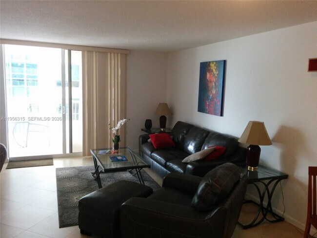 Foto del edificio - 1200 Brickell Bay Dr