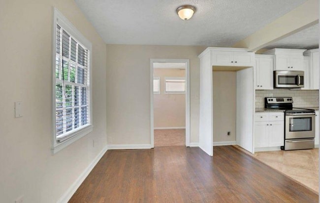 Building Photo - 1693 Valencia Rd