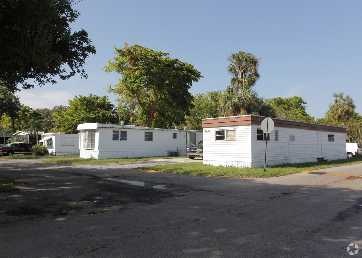 Primary Photo - Lauderdale Mobile Home Park