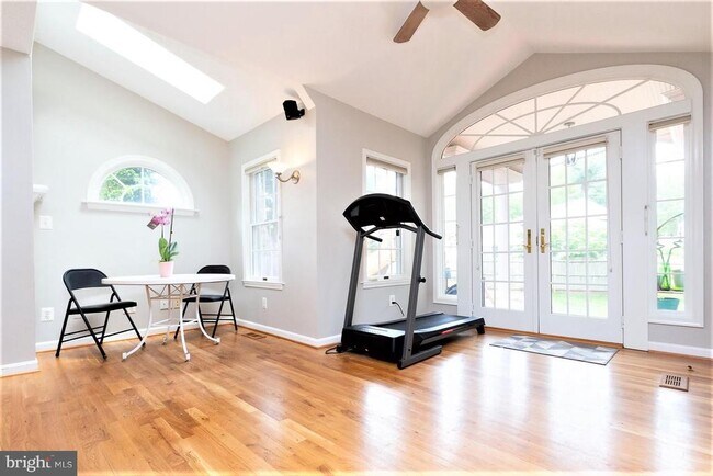 Building Photo - 9808 Korman Ct