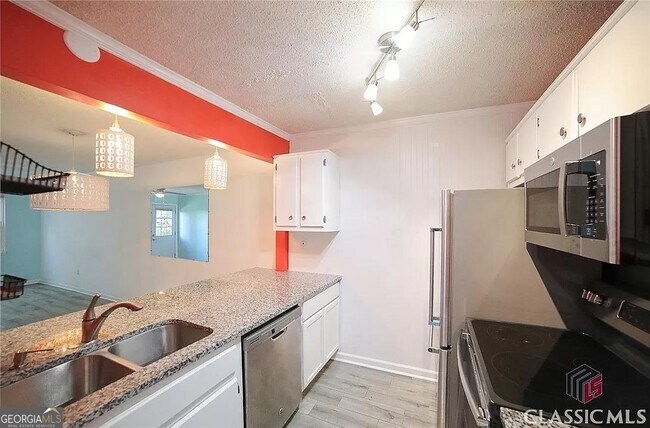 Foto del edificio - 2165 S Milledge Ave