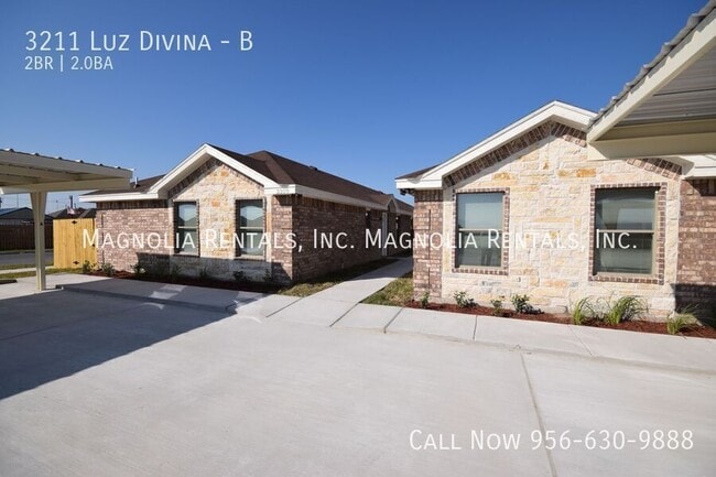 Building Photo - 3211 Luz Divina St
