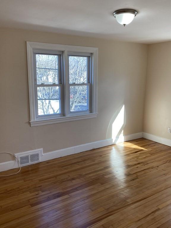 Foto del edificio - 3 bedroom in Boston MA 02136