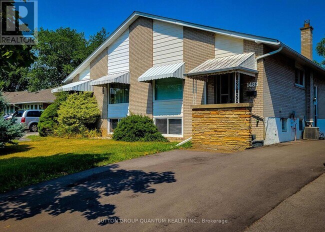 Building Photo - 1483 Sandgate Crescent