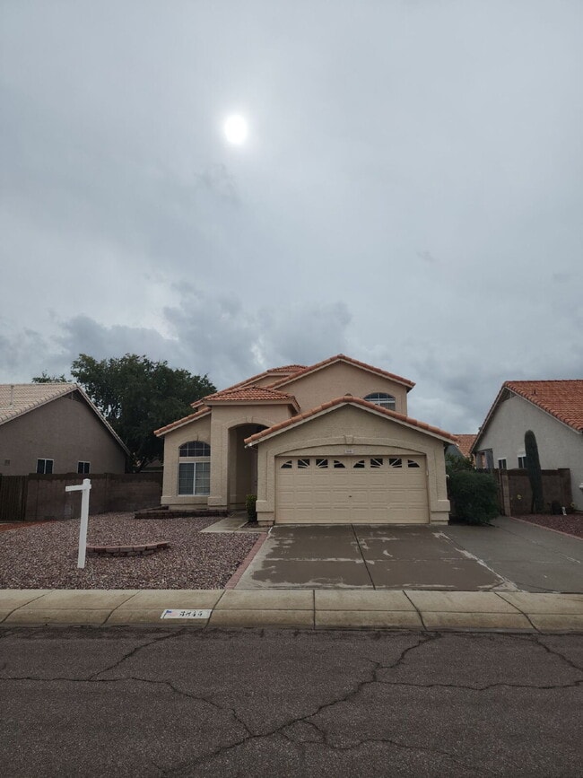 Building Photo - "Spacious 4-Bedroom Glendale Gem with Granite Elegance - 2018 Sq Ft of Comfort!"