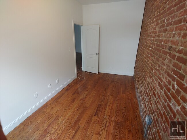 Foto del edificio - ---==HEART OF HARLEM -- EXPOSED BRICK -- D...