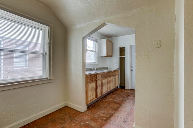 Building Photo - 15018 Hubbell St