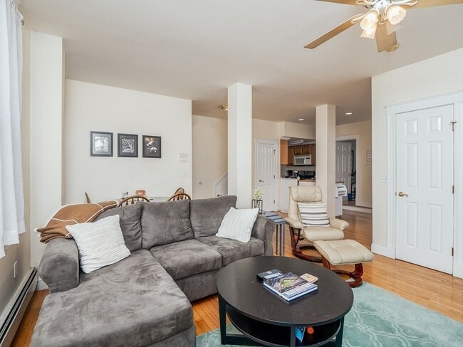 Foto del edificio - 546 E 8th St