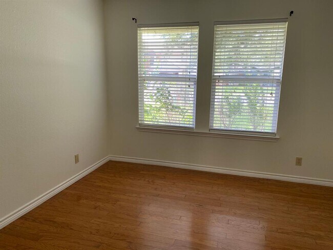 Foto del edificio - 9012 Frostwood Trail