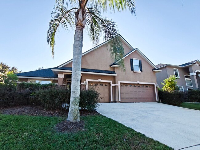 Foto del edificio - Spacious 5-Bedroom Home with Pond View & Resort-Style Amenities