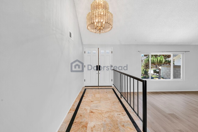 Building Photo - 955 Fernrest Dr