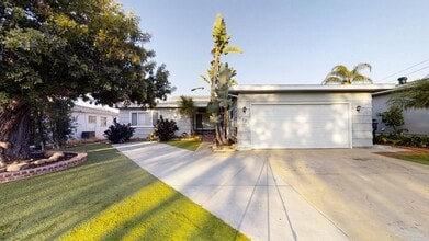 Building Photo - 5325 E Falls View Dr