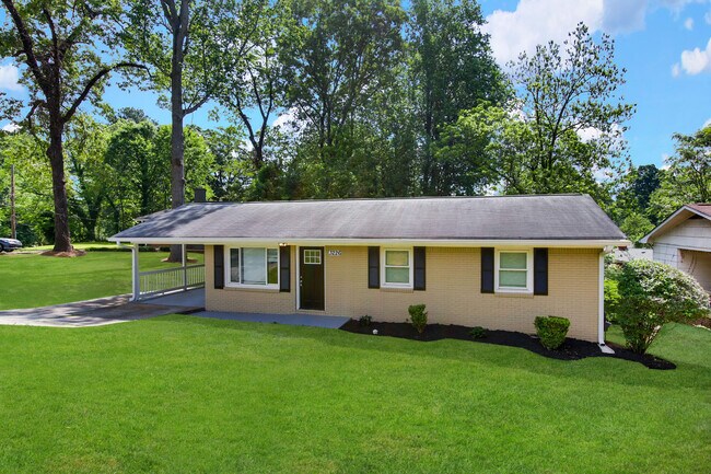 Foto del edificio - 3226 Browns Mill Rd Se
