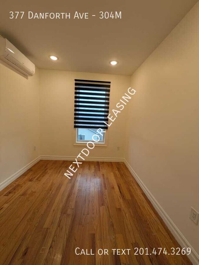 Building Photo - 377 Danforth Ave