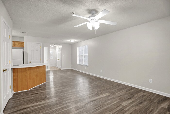 Foto principal - 818 Barrington Woods Cove