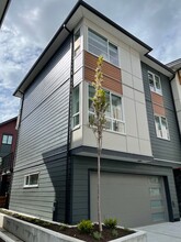 Building Photo - 19935 75A Av