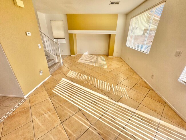 Foto del edificio - BEAUTIFUL 4 BEDROOM 2.5 BATH HOME IN THE SOUTHWEST!